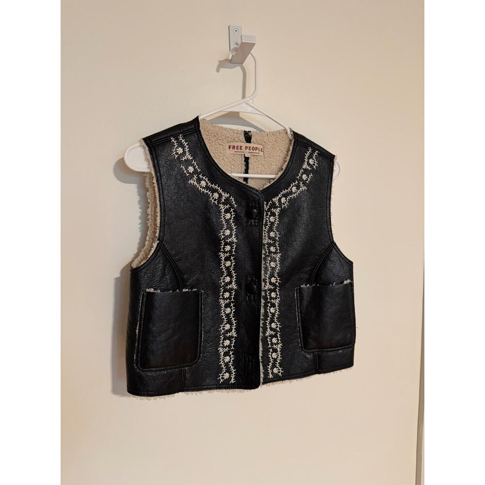 Free People Travelers Reversible Vegan Leather Vest, EUC, Size XS - Picture 5 of 6